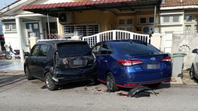 Parkir depan rumah pun kena langgar