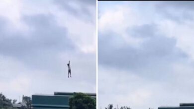 Budak terbang bersama layang-layang
