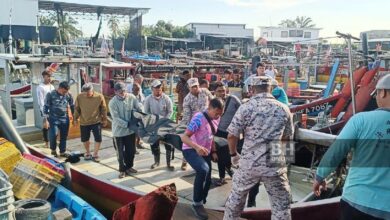 'Saya nampak tekong kibas api di badannya dan terus terjun laut, tetapi hilang...'