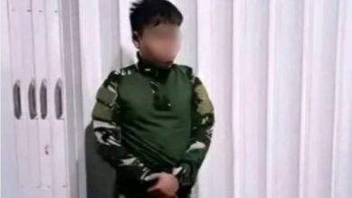 Remaja menyamar jadi askar demi pikat wanita