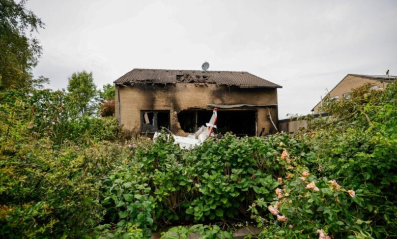 Pesawat rempuh rumah, 2 maut