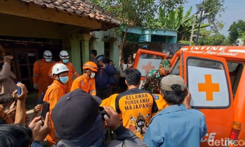 40 hari tinggal dengan mayat suami