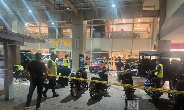 2 lelaki maut ditembak di hadapan pusat beli-belah di Cheras