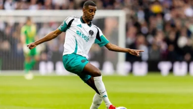 Howe yakin Isak tak akan tinggalkan Newcastle
