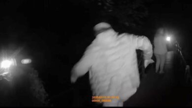 Hantu lempar batu pada penyiasat paranormal