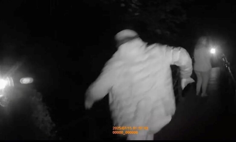 Hantu lempar batu pada penyiasat paranormal