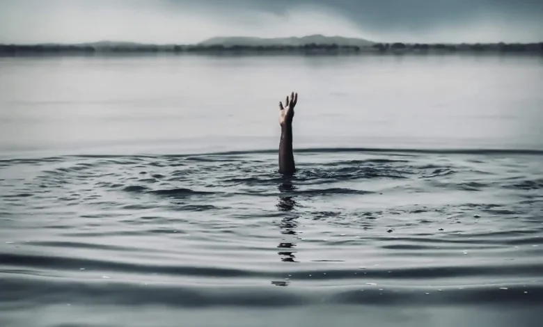 2 motosikal kemalangan, seorang dikhuatiri lemas terjatuh ke dalam saluran air laut