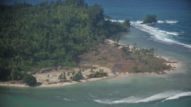 11 hilang, bot terbalik di perairan Sumatera