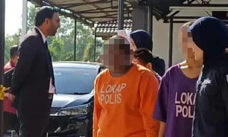 Isteri suspek ditembak mati direman, polis rampas pistol