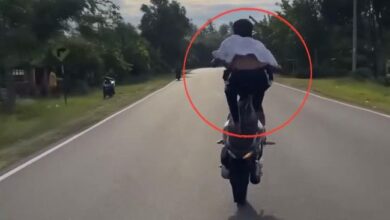 Ejek polis, remaja ‘wheelie’ depan balai
