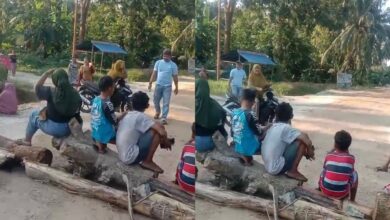 Penduduk halang lori pasir lalui jalan kampung
