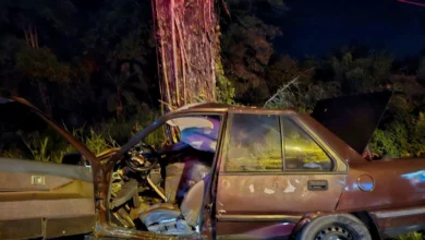 Dua remaja lelaki maut kereta rempuh pokok