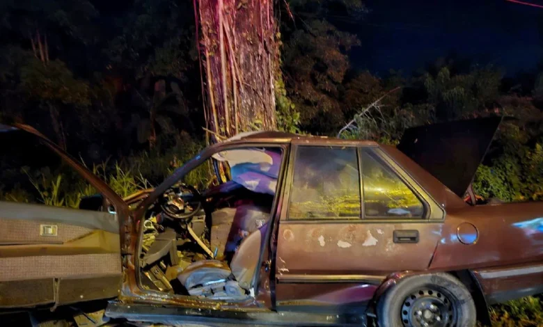 Dua remaja lelaki maut kereta rempuh pokok