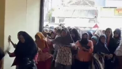 Penduduk serbu restoran beri nasi percuma setiap Jumaat