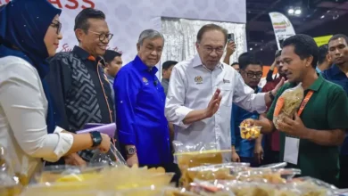 RM100,000 for each Felda village for project of their choice