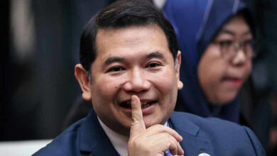 PUTRAJAYA – Pandan MP Datuk Seri Rafizi Ramli is calling on Malaysians to mobilise their online presence once again as “keyboard warriors” to pressure Israel into halting the atrocities that have led to a widespread famine crisis in Gaza.