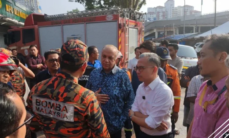 14 rumah setinggan, 4 kedai di Pantai Dalam musnah dalam kebakaran