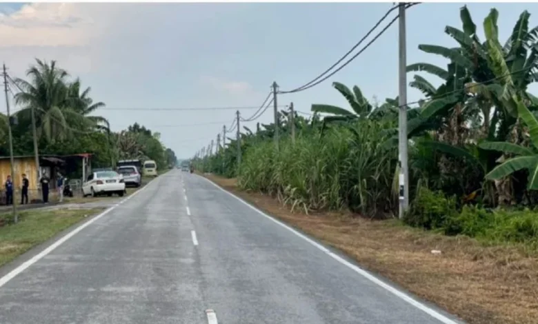 Ajal pelajar dalam perjalanan ke masjid