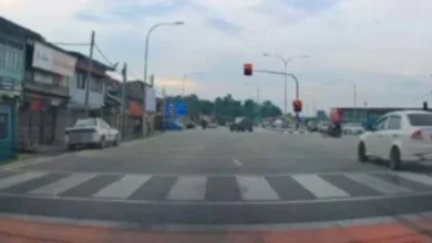 Calon SPM maut, motosikal dirempuh kereta disyaki langgar lampu isyarat merah