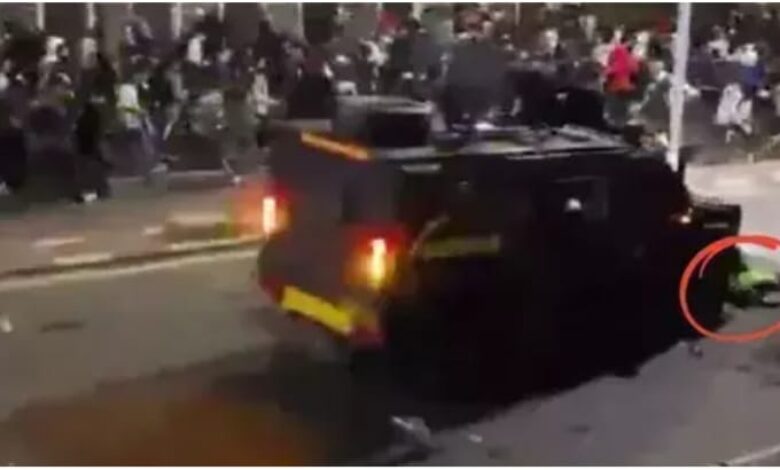 Pemandu kenderaan perisai polis mengaku langgar mati ‘rider’