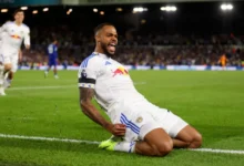 Everton gigit jari, Leeds cipta permulaan sempurna