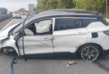 2 maut tercampak, MPV terbabas rempuh besi penghadang