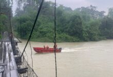Wanita dilaporkan hilang dikhuatiri lemas, kereta ditemui atas jambatan