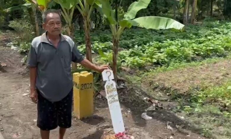 Kubur tiba-tiba muncul tepi jalan