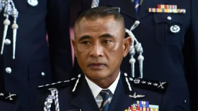 Pegawai polis cedera dirempuh peserta perhimpunan di Jalan Parlimen
