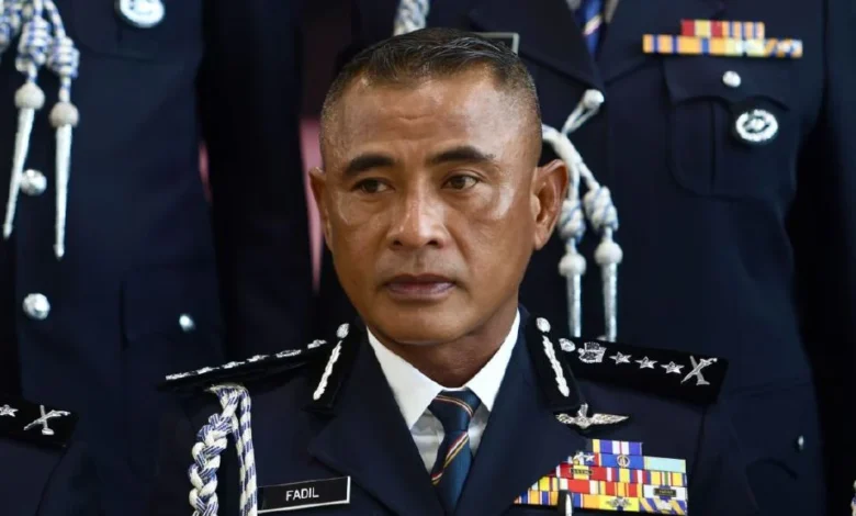 Pegawai polis cedera dirempuh peserta perhimpunan di Jalan Parlimen