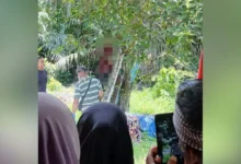 Lelaki maut tergantung atas pokok