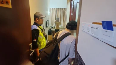 Duda warga emas bersama janda ditahan di bilik hotel