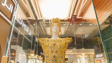 Dres mewah diperbuat daripada emas