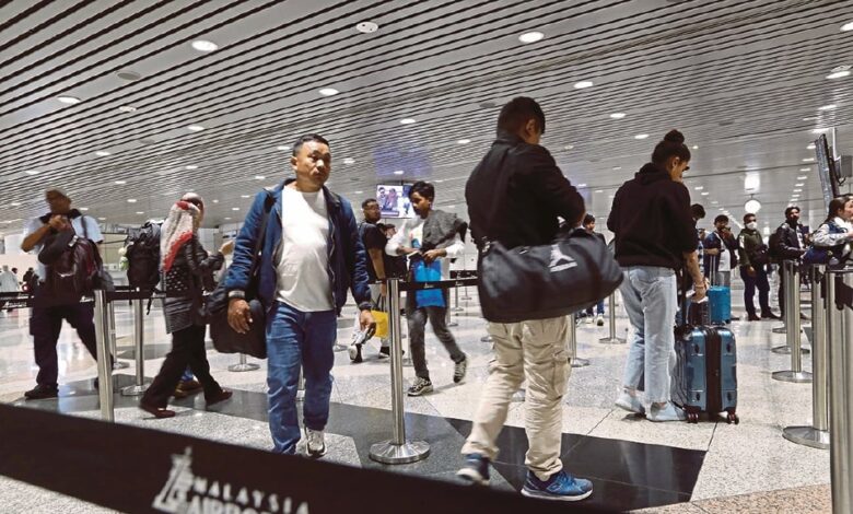 817 pelancong China ditahan atas pelbagai kesalahan imigresen - Saifuddin