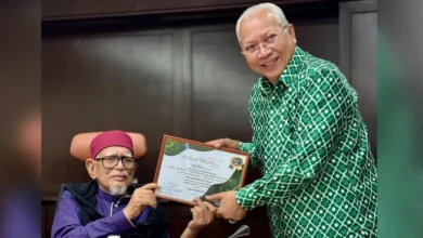 Puad mocks PAS for making Annuar its Sabah polls director