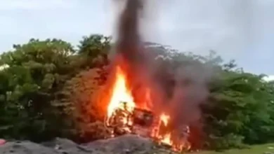 2 rentung, kereta terbakar dalam kemalangan
