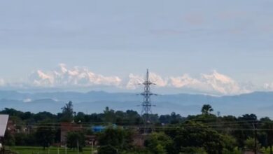 Lelaki rakam pemandangan menakjubkan Banjaran Himalaya selepas hujan
