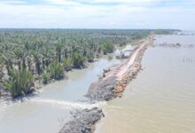 Benteng pecah: Lebih 15 rumah penduduk Sungai Berong Laut dilanda banjir