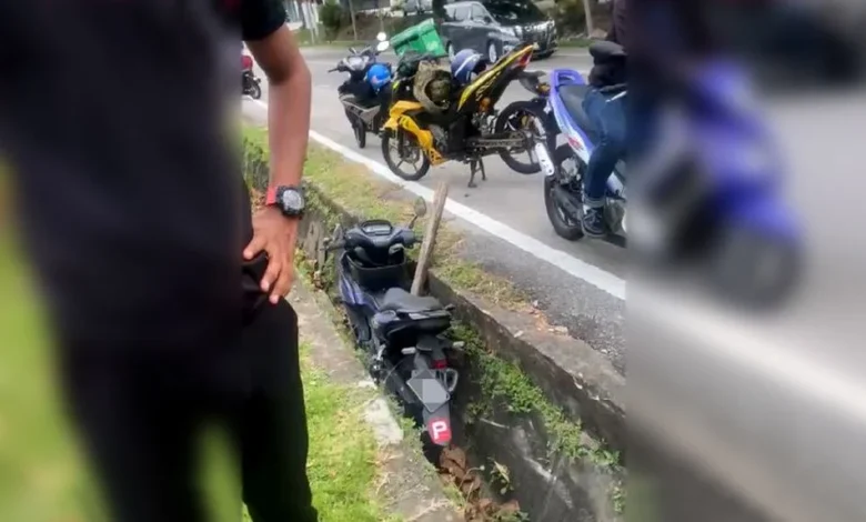 Rider GrabFood maut, rakan cedera motosikal terbabas ke dalam longkang