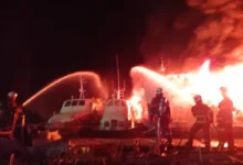 Tiga feri terbakar di limbungan Bukit Malut