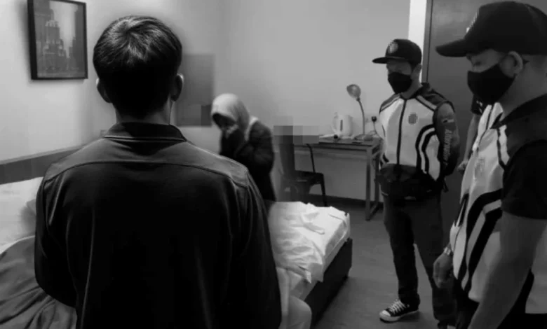 Suami orang dicekup selingkuh dengan janda di hotel, 'ubat kuat' turut dirampas