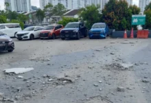 Serpihan konkrit jatuh dari tingkat 12 bangunan pejabat