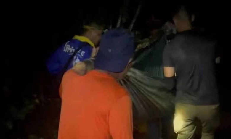 Pendaki parah disambar petir ketika hujan lebat