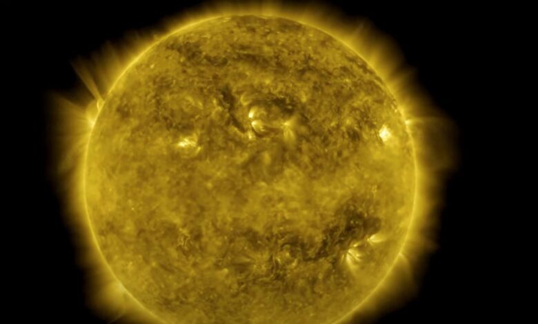 Saintis ramal Matahari ‘telan’ Bumi