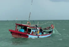 Ceroboh perairan negara, dua bot nelayan asing, 10 kru ditahan