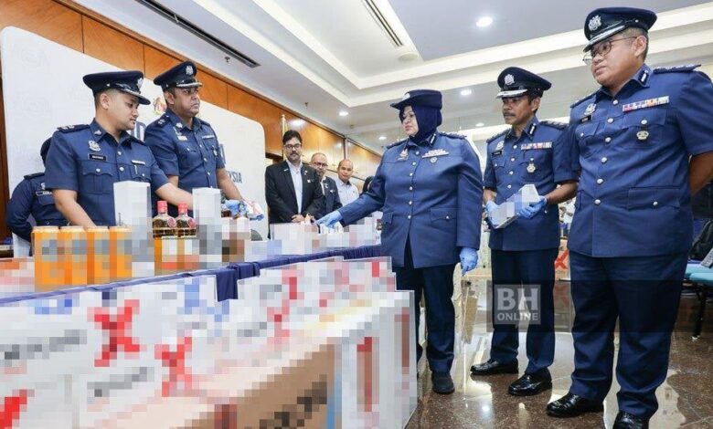 Kastam KL serbu 2 gudang persendirian sorok rokok, arak seludup nilai jutaan ringgit