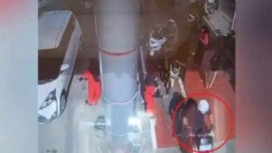 Penunggang motosikal berdesup lari selepas isi minyak penuh