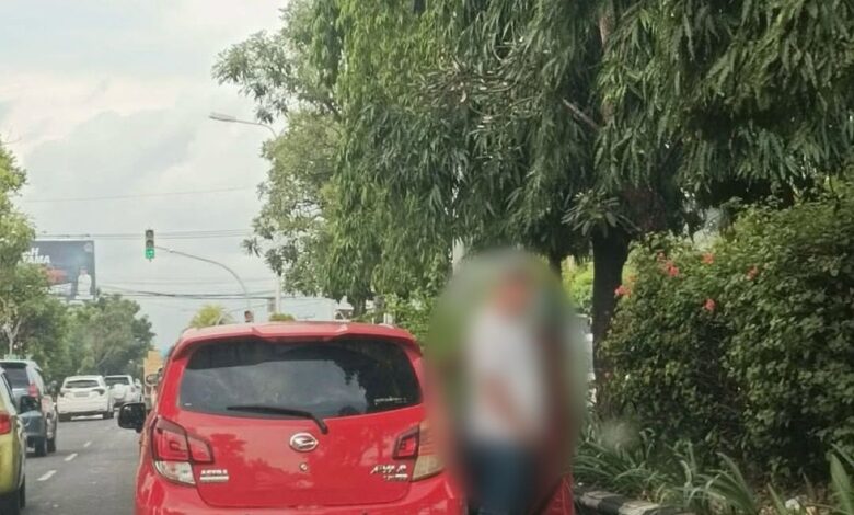 Pelancong ‘mat saleh’ kencing merata