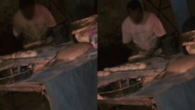 Setiap doh roti kena ludah