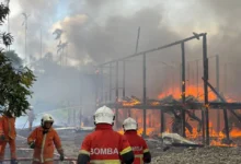 Rumah panjang hangus, 20 keluarga tinggal sehelai sepinggang